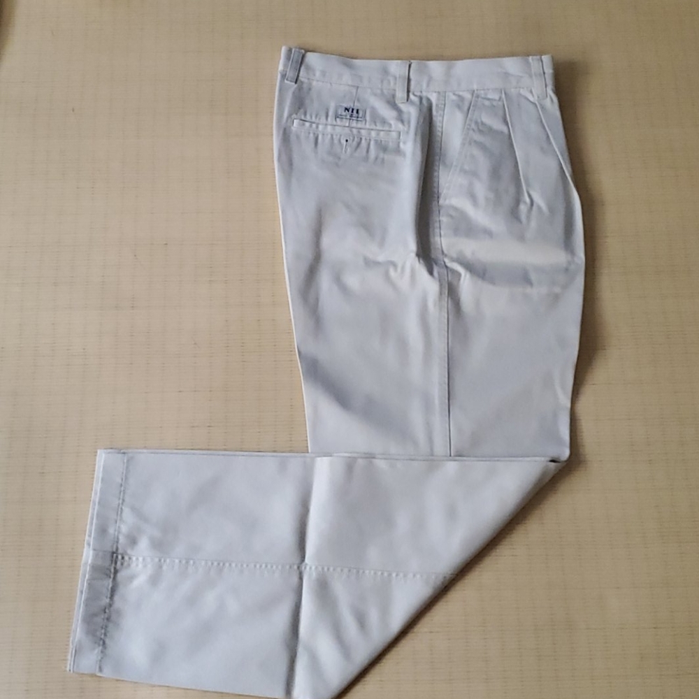 ★Men's Pleated Khaki Pants NWOT!